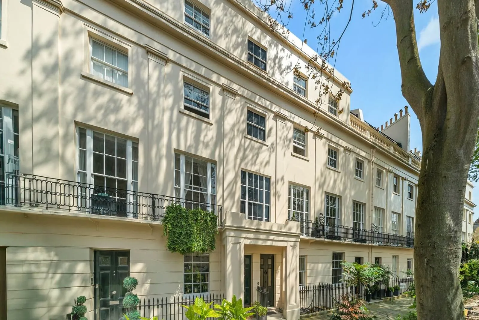 Exterior of the GEORGE Group British apartment project.
